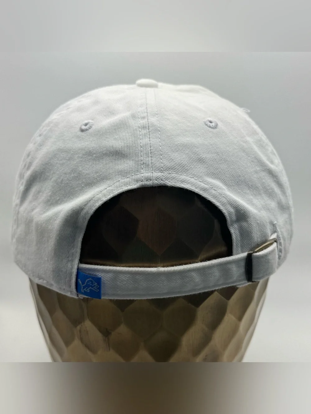 Detroit Lions NFL Team Apparel White Adjustable Embroidered Logo Hat Unisex